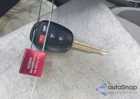 2018 Toyota Corolla Le z USA, uszkodzony, nr VIN 5YFBURHE1JP855170